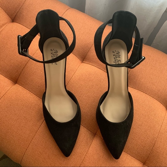 Black heeled pumped with ankle strap close toe - Picture 2 of 8